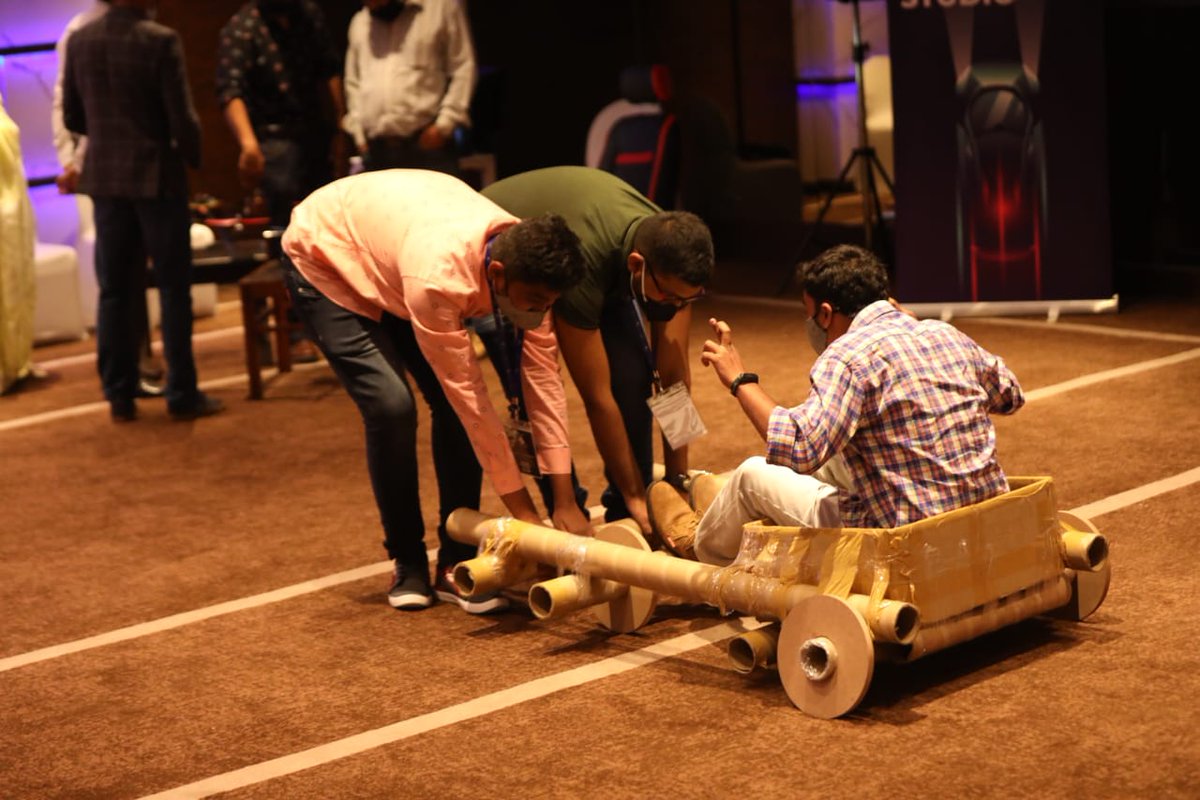 atriauniversity's tweet photo. The students look like they're having a ball! From VR gaming to building chariots, they're doing it all! A practical and fun-filled introduction to the studios. #beyonderconvergence #AtriaUniversity #learningtolearn #Gaming #GrowFood #StudentRacing #BlockPrinting #ScreenPrinting https://t.co/ed2GGjnEWV