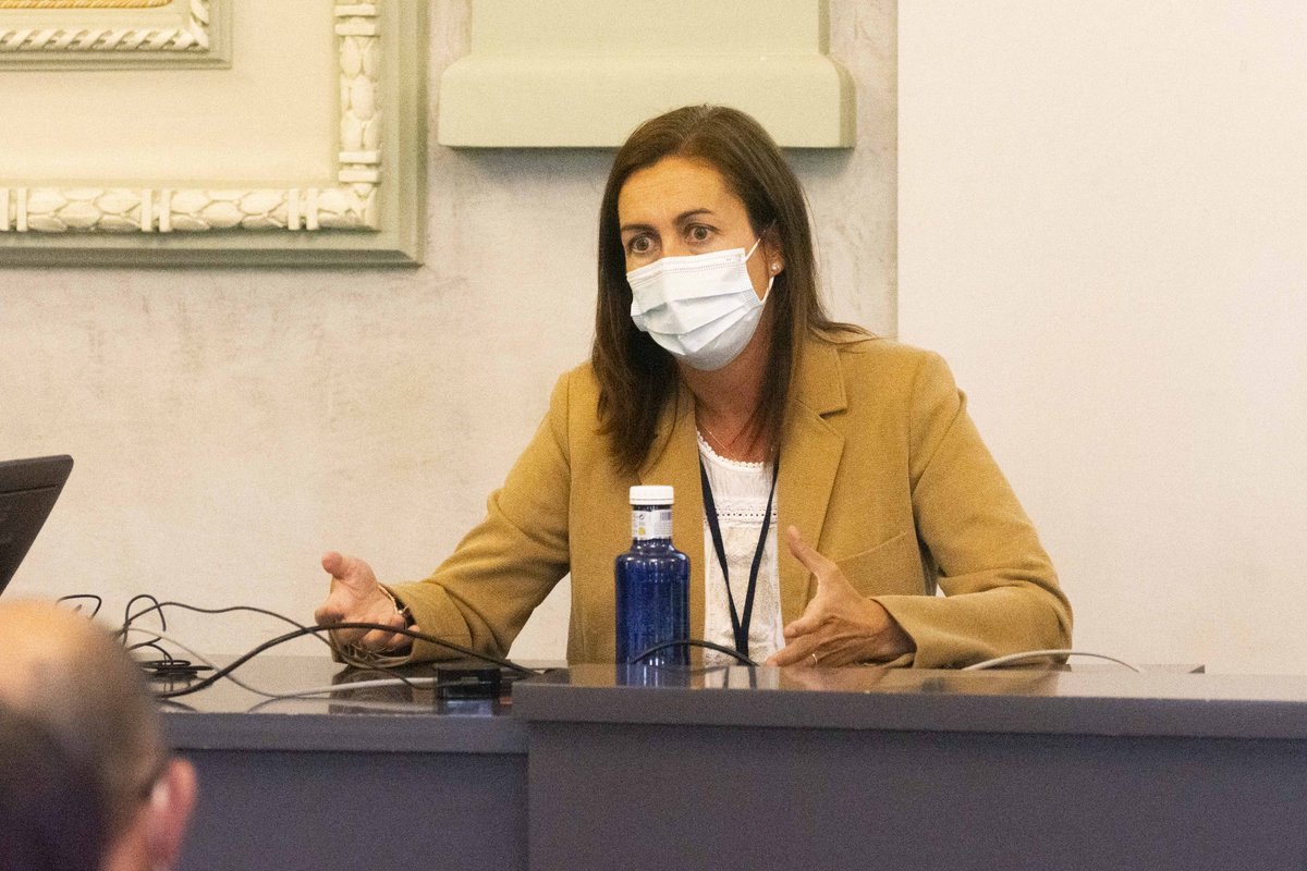 aedcoro's tweet photo. “El papel fundamental para reactivar la actividad coral la tenéis los directores de coro que tenéis qué seguir luchando por nuevos proyectos” Teresa Galáz Ballesteros, presidenta FECOBUR
#Recomenzando | III Feria #DECORÖ https://t.co/ayNitstsr0