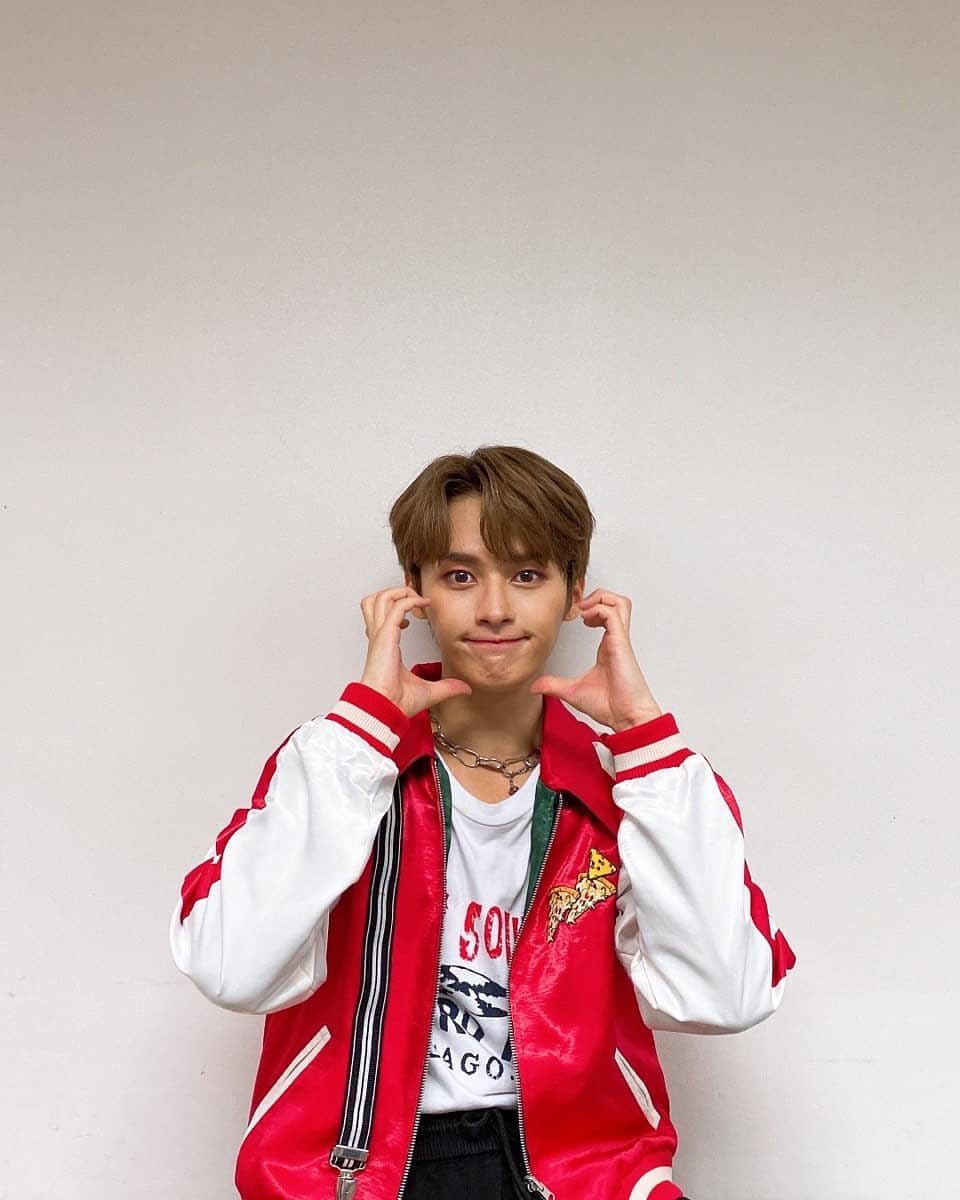 stayspedia_id's tweet photo. (2)

10.Mari menyelamatkan dunia bersamaku
#LeeKnowLucu #Pemberisn #judul #setiap #foto”

🔗https://t.co/BvG7s0NDHZ

@stray_kids #Straykids #스트레이키즈 #Stayspedia 🐿 https://t.co/NAtMAniDlo