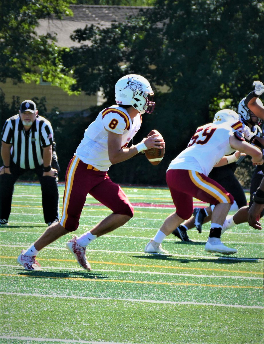 NANNPHOTO51's tweet photo. NJ HS Football Hillside vs Voorhees photos & Digital at https://t.co/ex6QCxRJmd #njhsfootball #NJHSSPORTS #HillsideHS #VoorheesHS #HillsideCommetsFB #VoorheesAthletics https://t.co/sjIV9ilzRA