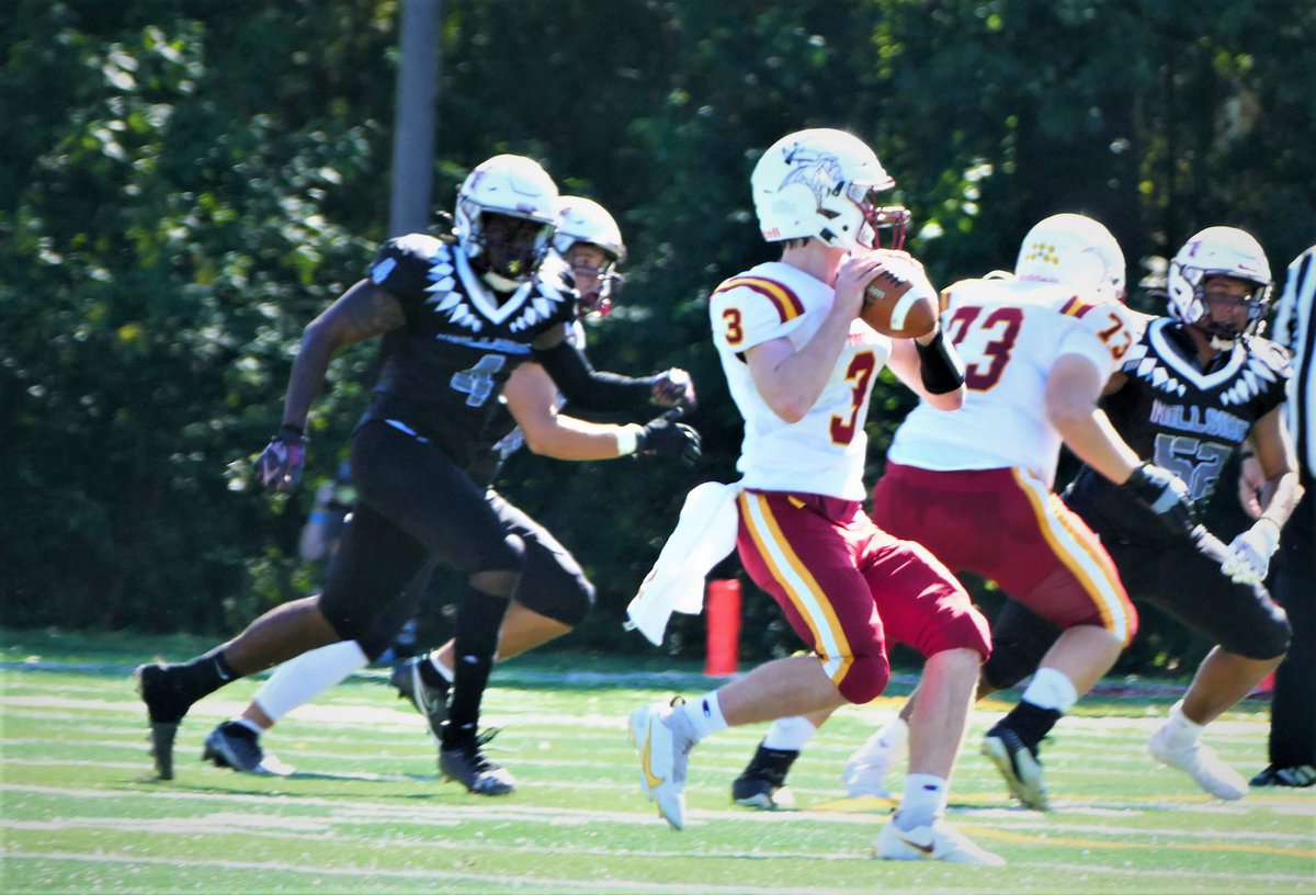NANNPHOTO51's tweet photo. NJ HS Football Hillside vs Voorhees photos & Digital at https://t.co/ex6QCy9kKN #njhsfootball #NJHSSPORTS #HillsideHS #VoorheesHS #HillsideCommetsFB #VoorheesAthletics https://t.co/zG10X26Wpv