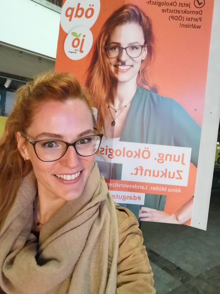 AlinaMoell's tweet photo. Danke an den Künstler. 🥰 Jetzt ist der Wahlkampf endlich vollständig. 🤩 https://t.co/agdIRkwugp