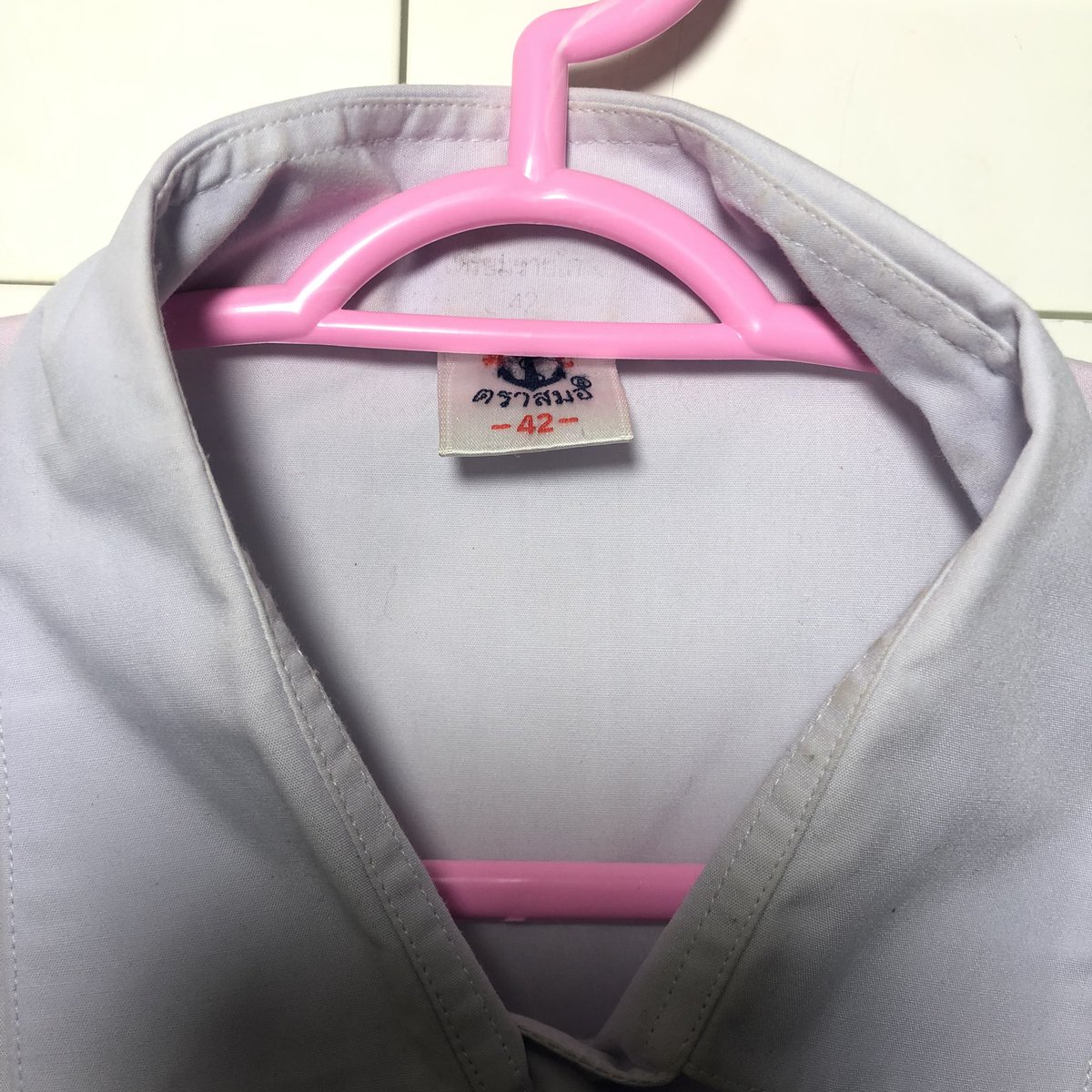 2ndUniform's tweet photo. เสื้อนักเรียน ม.ปลาย รัฐ ใหม่95% ตราสมอ ยังไม่ปักชื่อ
อก 42 นิ้ว 1 ตัว ราคาตัวละ 80 บาท
#ส่งต่อชุดนักเรียน #ส่งต่อเสื้อนักเรียน #ส่งต่อกระโปรงนักเรียน #ชุดนักเรียน #ชุดนักศึกษา #มือสอง #นักเรียน https://t.co/wFn5ppCSiQ