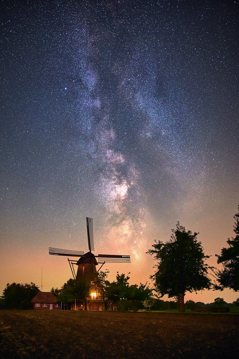 andersart_ig's tweet photo. Come with me and look at the stars!
#sigma #lumix #milkyway #windmill #muensterland #dasguteleben https://t.co/1ARTBbJ896