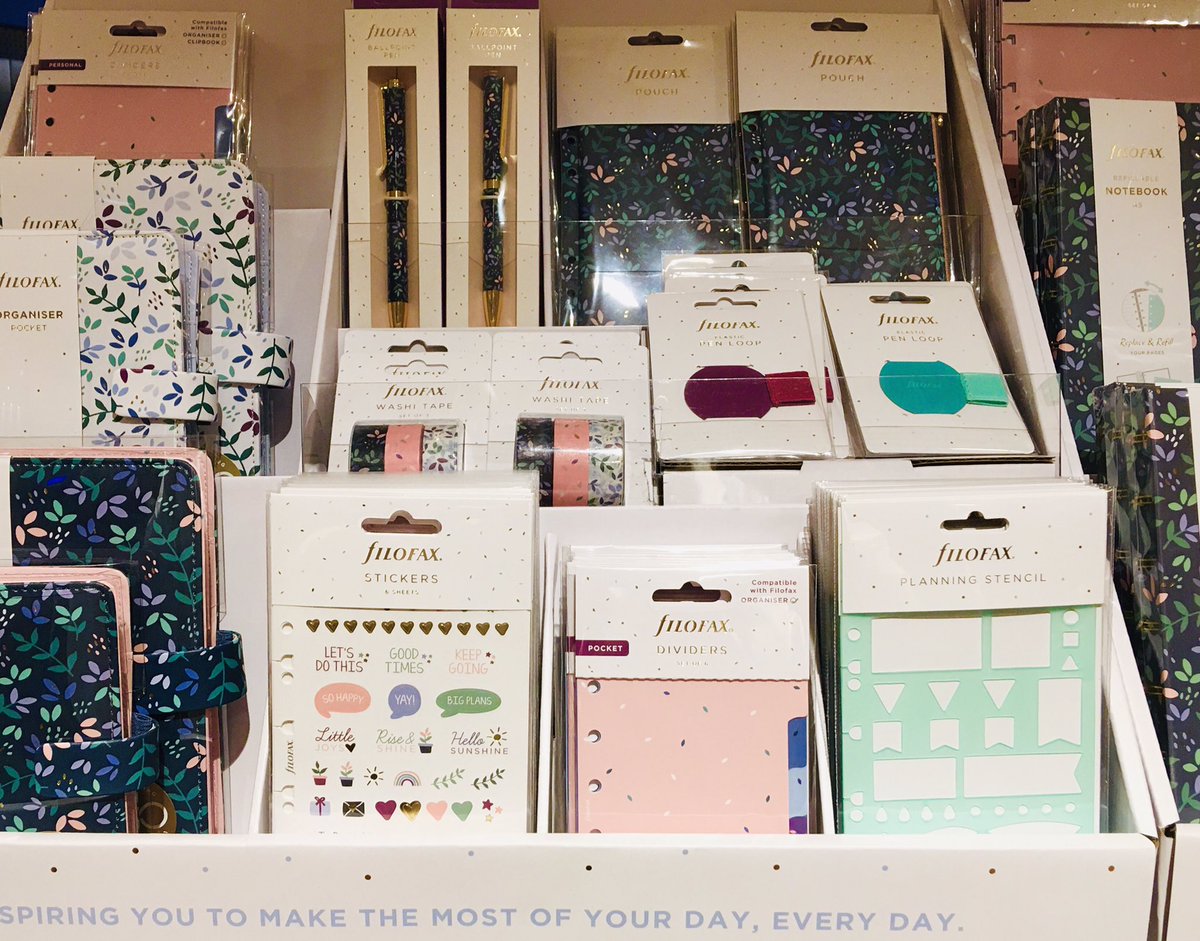 ToniMelenhorst's tweet photo. De agenda’s en kalenders voor 2022 zijn wederom binnen. En de keuze is weer reuze. Van harte welkom. !pet boekverkopers Hoogeveen. @paperblanks @moleskine @brepols #ryam #succes #hallmark @teNeues @filofax en nog heel veel meer. 👍 https://t.co/1q61cqK2ZK