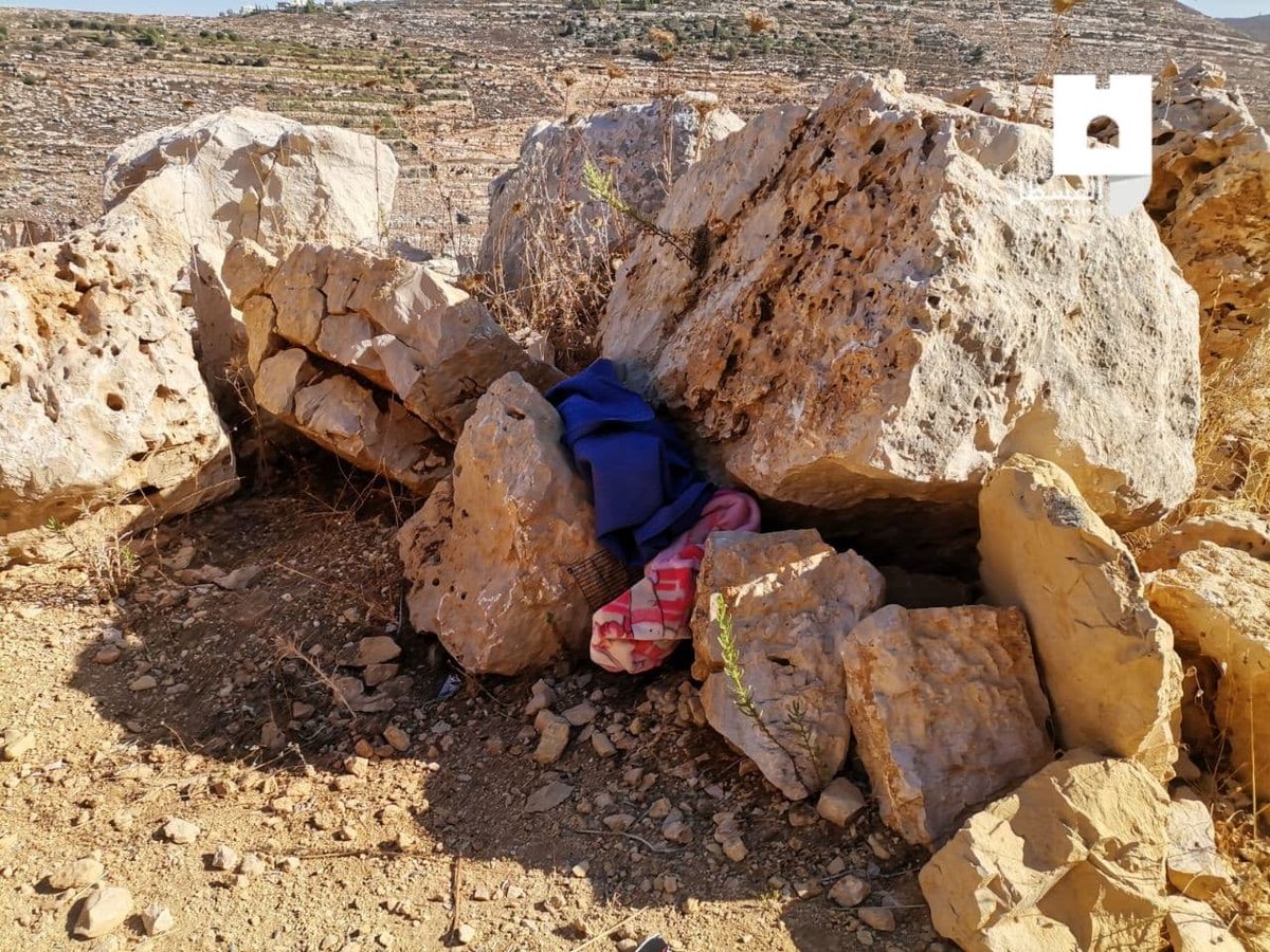 ESafadpal's tweet photo. Photos taken from the site where at least two Palestinian freedom fighters were assassinated by Israeli occupation forces (IOF) last night in the village of Beit Anan, northwest of occupied #Jerusalem. https://t.co/hLNmdZpYwQ
