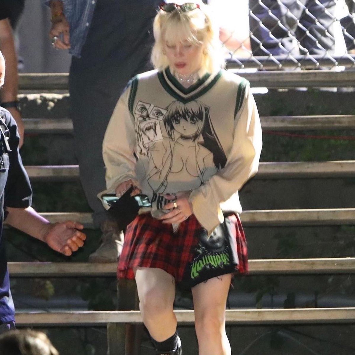 cherishingbil's tweet photo. BILLIE EILISH IN A SKIRT >>> https://t.co/e4xbjIcSYe