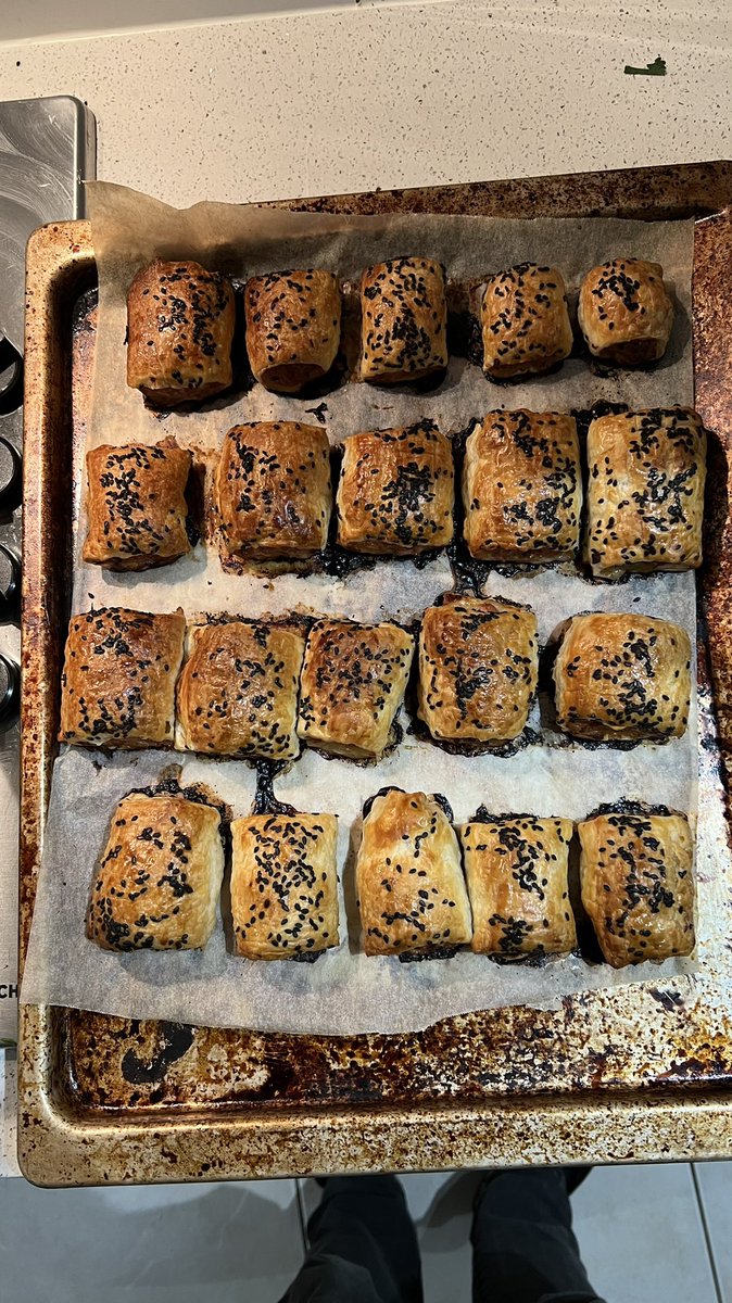 ribsrock1's tweet photo. So bored today that i decided to cook sausage rolls. Not too shabby if I do say. Pork, bacon &amp; fennel. https://t.co/vLwojcrAnP