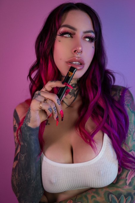 Watch Princess Pineapple's leaked NSFW photo on TwXstars