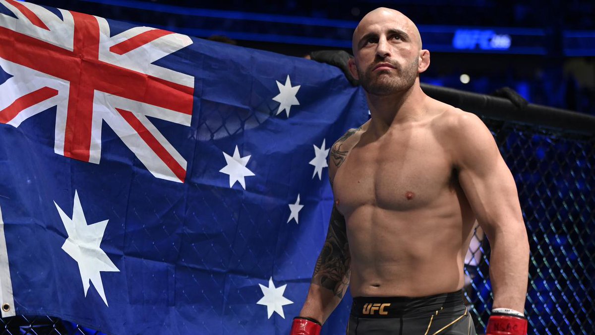 luiz_ff92's tweet photo. Alexander Volkanovski venceu "apenas": Chad Mendes, José Aldo, Max Holloway (2X) e Brian Ortega em sequência. É um dos grandes campeões do UFC sem dúvida. . Ainda protagonizou a melhor disputa de título depois de Lawler x MacDonald 2. #UFC266 #UFC266noCombate https://t.co/XrUxKDQATR