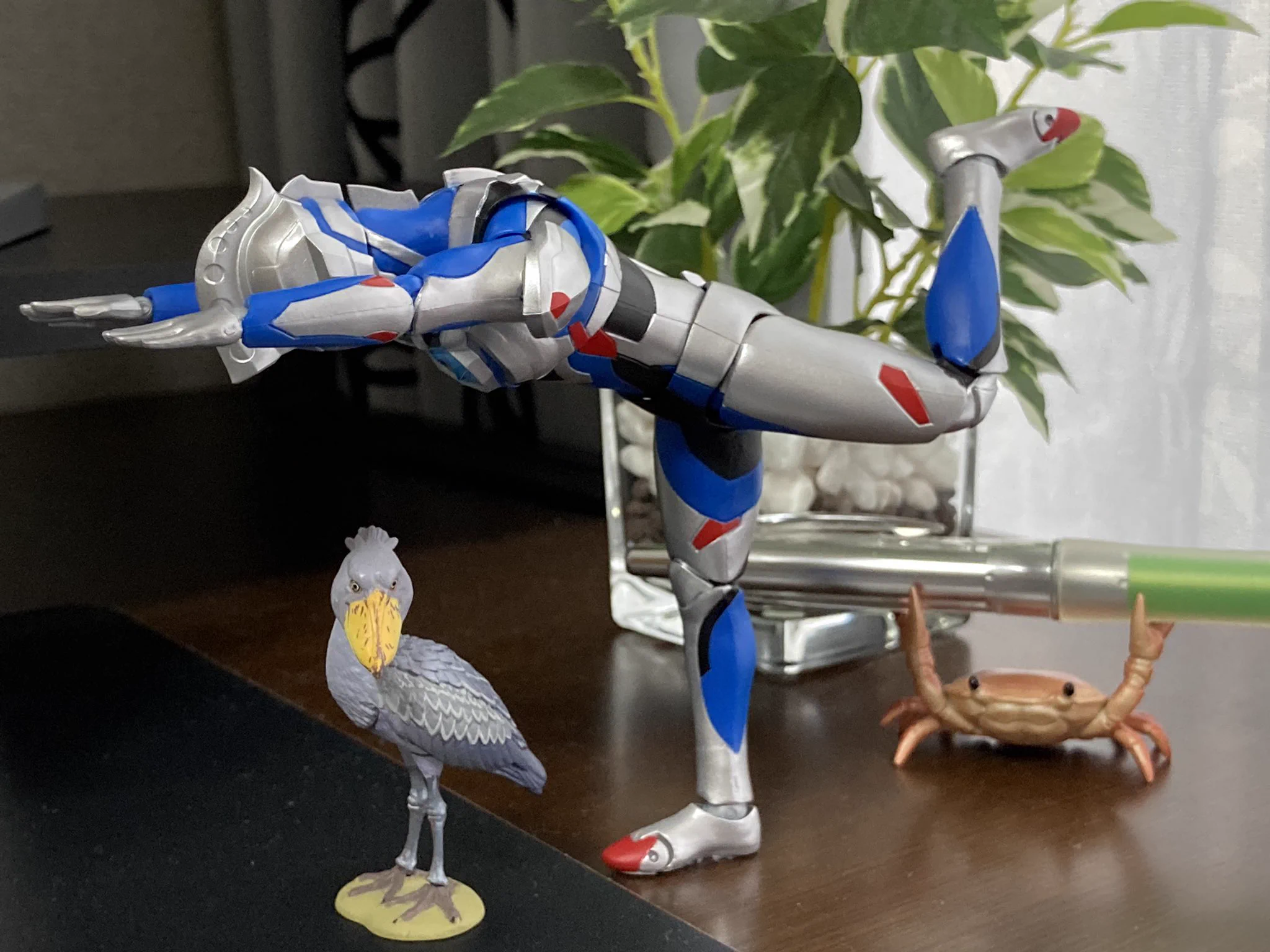 セリアで売ってるフィギュア用固定シールが良い！フィギュア撮りが好きな方も是非使ってみて！