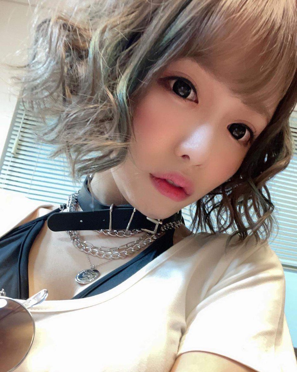 seiji00's tweet photo. 浜崎真緒さん
「会いに来てくれた人が
真緒ちゃんを忘れないように」

「その人の心に住めるように」

「それが浜崎真緒があるべき理由
真緒ちゃんは独りじゃダメだから」

「だからお願いします
真緒ちゃんの応援をして下さい」

「私をちょっぴり支えて下さい
挫けそうになる私を支えて下さい」 https://t.co/rYghJLTf7i