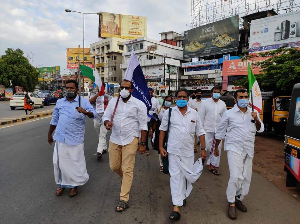 Fraternity_movt's tweet photo. Pictures from different parts of India under Fraternity Movement's Nation wide protest against the State brutality in Assam. https://t.co/XJZeHbsKw6