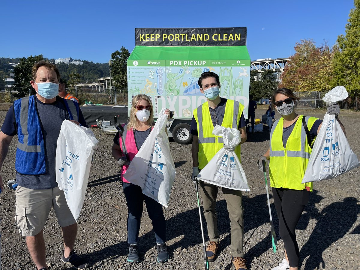 FlyingStenbock's tweet photo. Sweeping this town with @SOLVEinOregon @KelleyKOIN @JosephForecast @jeffgKOIN @KOINNews #Portland #saveportland #DoSomething https://t.co/cDxSLYU36i