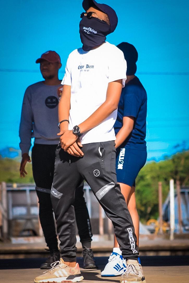 Nothingbymaaka's tweet photo. Nothing by Maaka wishes @lumaakaplan a very Happy Birthday!
#maaka #Lumaakaplan #bymaaka
#Nothing #mrphezukwezinto
📸 @smiramirabeatmaker https://t.co/2lSzrmFKFg