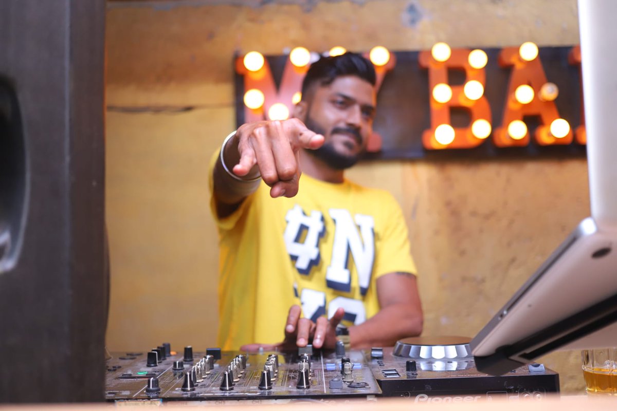 djdevildelhi's tweet photo. It's not what the equipment does, it's what you do to take people on a journey through the music!
#dj #djlife #djdevildelhi #musiclife #internationaltour #europe #italy #russia #chinabeijing #duabiuae #thailand #internationaldj #dj #musicproducer #PositiveVibes #hardwork https://t.co/w2DSwKkbST