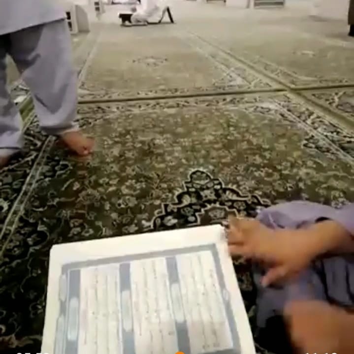 FMQuranTutor's tweet photo. الحمداللہ
A Student of My "FM International Online Quran Academy".
He started reciting Qur'an (Nazra) after completion of (Qaida) at Al-Masjid an-Nabawi (Al Haram) مدینة المنورہ💚 🤲🏻
ماشاءاللہ عزوجل https://t.co/cskBIHJzVL