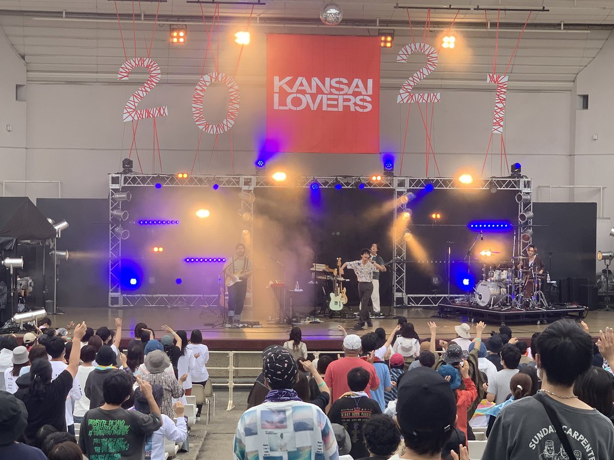 kansai_lovers's tweet photo. 【５組目！】

4年連続出演🙌 FIVE NEW OLDの登場です！

心地よいグルーブで会場もノリノリ🕺
心も身体もHOTになるステージです❗️

#カンラバ
#FIVENEWOLD https://t.co/vZWc39VMWZ