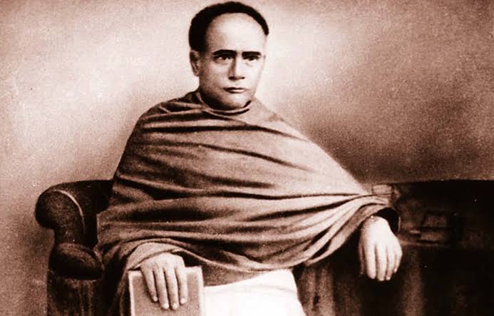 "বিদ্যাসাগর বন্ধুদের মনে রাখিতেন;.... কথা দিয়া কথা রক্ষা করিতেন; দানের প্রয়োজন বুঝিলে ঋণ করিয়া টাকা দিতেন; বন্ধুর বিপদ দেখিলে কাজের ছুতায় সরিয়া পড়িতেন না; গাছে তুলিয়া মই টানিয়া লইবার অভ্যাস তাঁহার ছিল না।

এক কথায় তিনি বাঙালি ছিলেন না"।

 - প্রমথনাথ বিশী৷