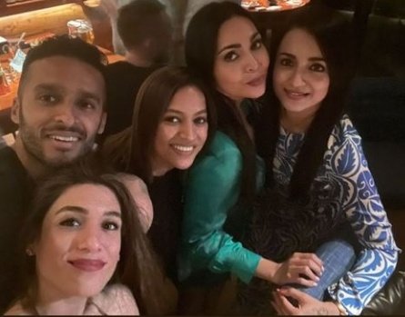 FAMLymMXIAEBoR_?format=jpg&name=small