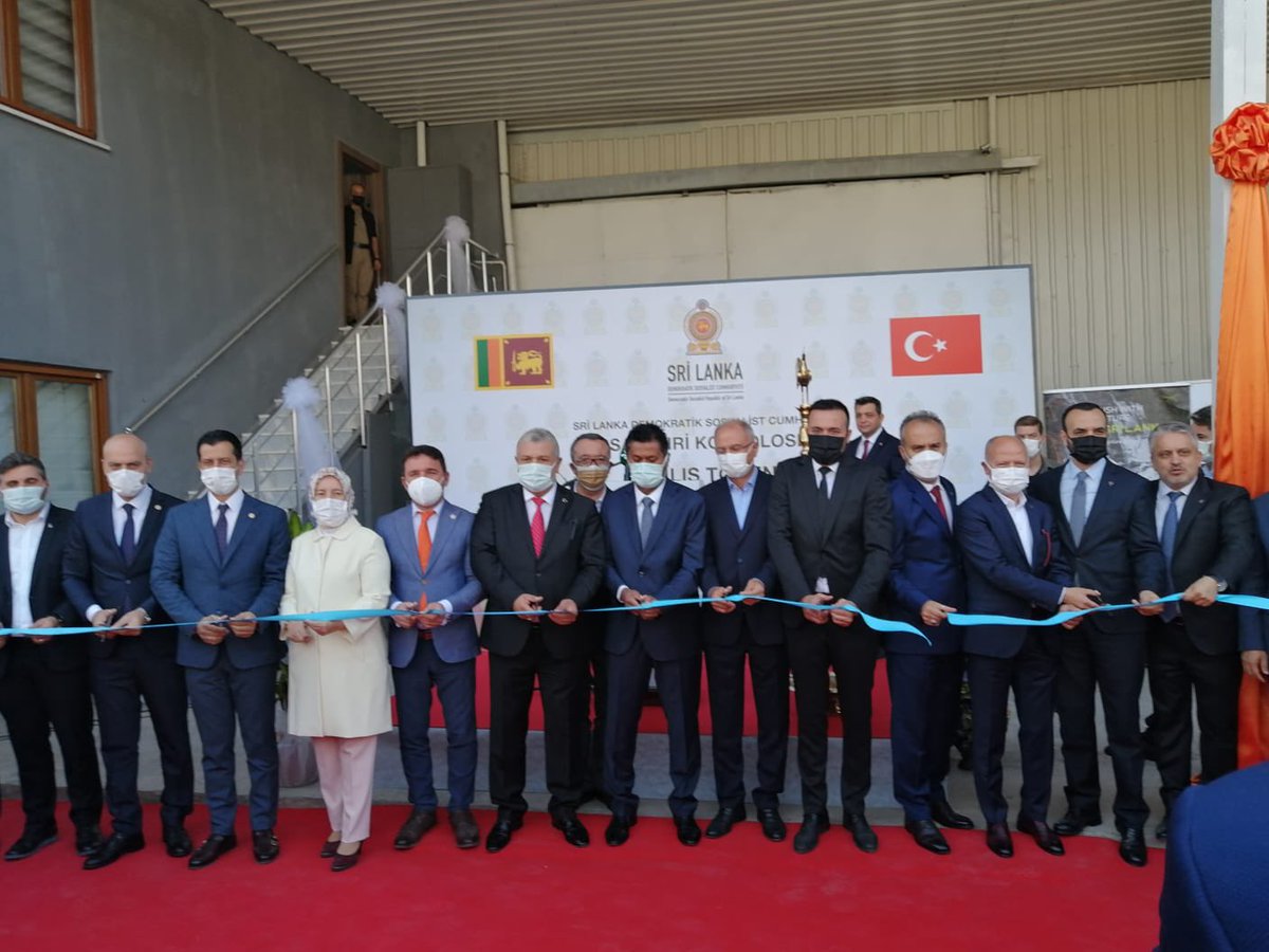 Emreumar's tweet photo. Sri Lanka D.S. Cumhuriyeti Bursa Fahri Konsolosluğu Açılış Törenindeyiz.. Fahri Konsolosumuz, Bursa B.Belediye Başkanvekilimiz ve yılların eskitemediği Dostum Ahmet Yıldızı tebrik ediyor, iki ülke ilişkilerinin daha da güçlenmesini temenni ediyorum.  @BBBAHMETYILDIZ @Kadri_Akar https://t.co/fUruiKJtwv