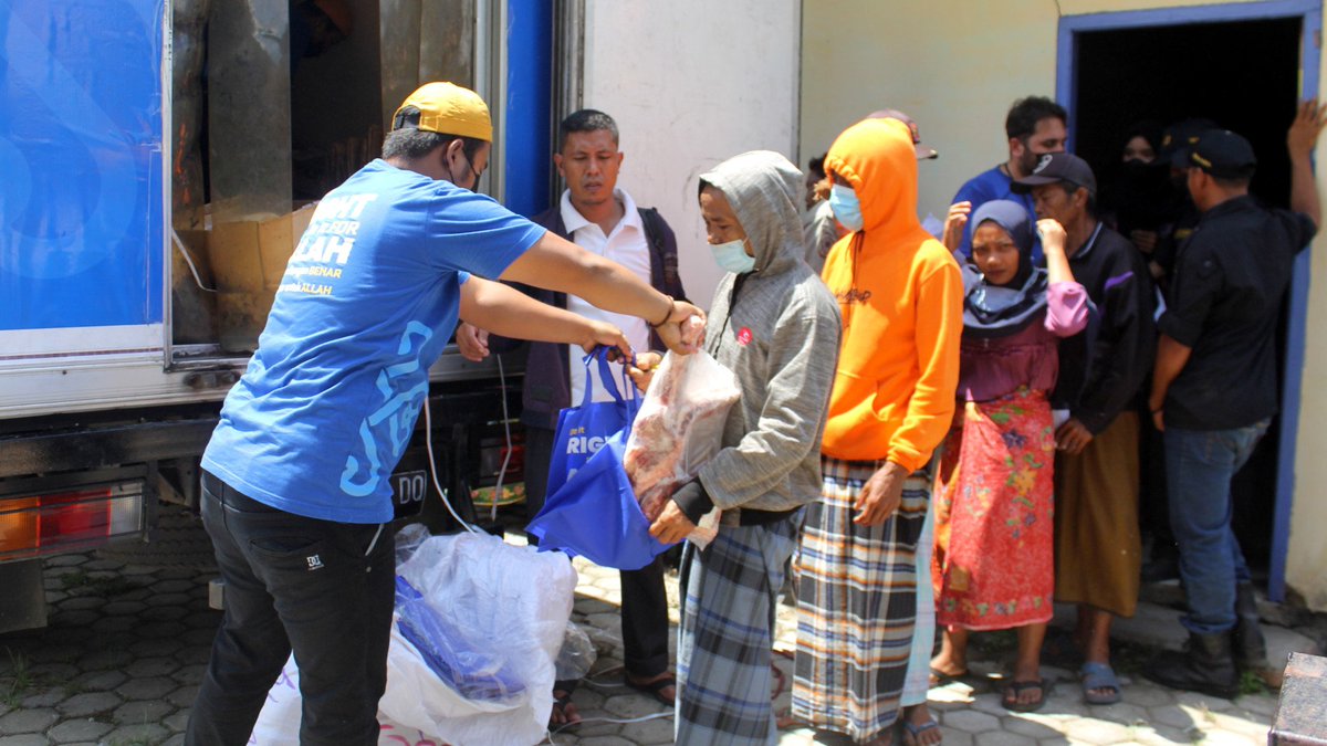 mecvakfi's tweet image. MEC Foundation has started the distribution of qurban shares delivered to Indonesia on the island of Lombok as part of the International Qurban Organization.

#DoItRight #DoItForAllah