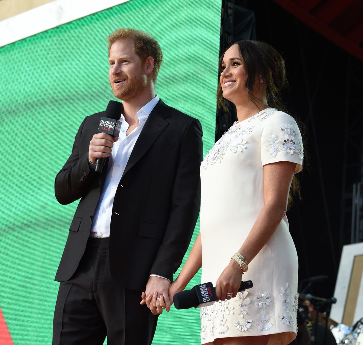 Glowing #HarryAndMeghan in NYC.

“My wife and I believe that where you are born should not dictate your ability to survive.” – Prince Harry,   The Duke of Sussex #GlobalCitizenLive 

#HarryAndMeghanInNYC #SussesxSquad #LoveWins #GetVaxxed