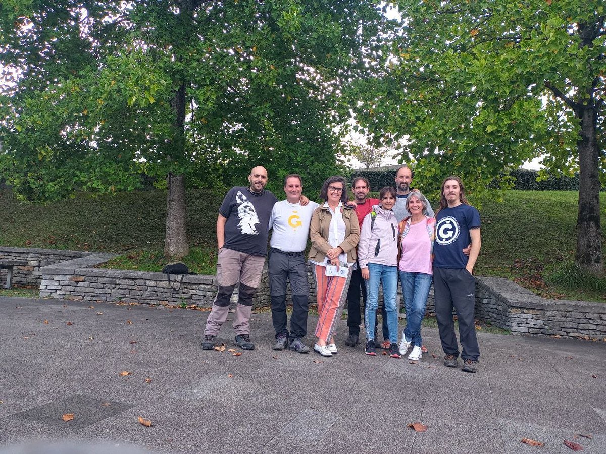 monnaie_libre's tweet photo. Souvenir de la remière rencontre du "Comando Norte" a San Sebastien. ça bouge en Espagne!

Prochaine rencontre: 
Amarauna Ziordia – Espace autogéré
https://t.co/sBHEPwUoW6 https://t.co/66adqpEsj6