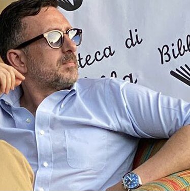 santangelo_s's tweet photo. Qualche scatto della #presentazione di ieri a #Tagliacozzo (#LAquila) con @antonio_think @CastelvecchiEd @Geopoliticainfo #Geopolitica #Geopandemia #GeRussia #Oil #Gas #Pnrr #transizioneenergetica https://t.co/O1uUEsM6tn