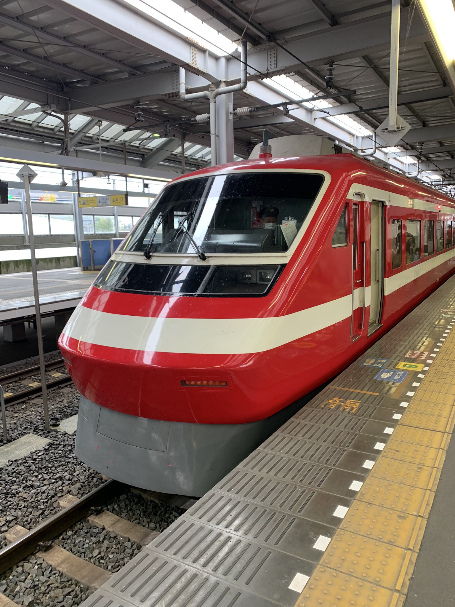 八重洲 FT−4700ジャンク車両にて 電源だけ入ることを確認 ジャンク