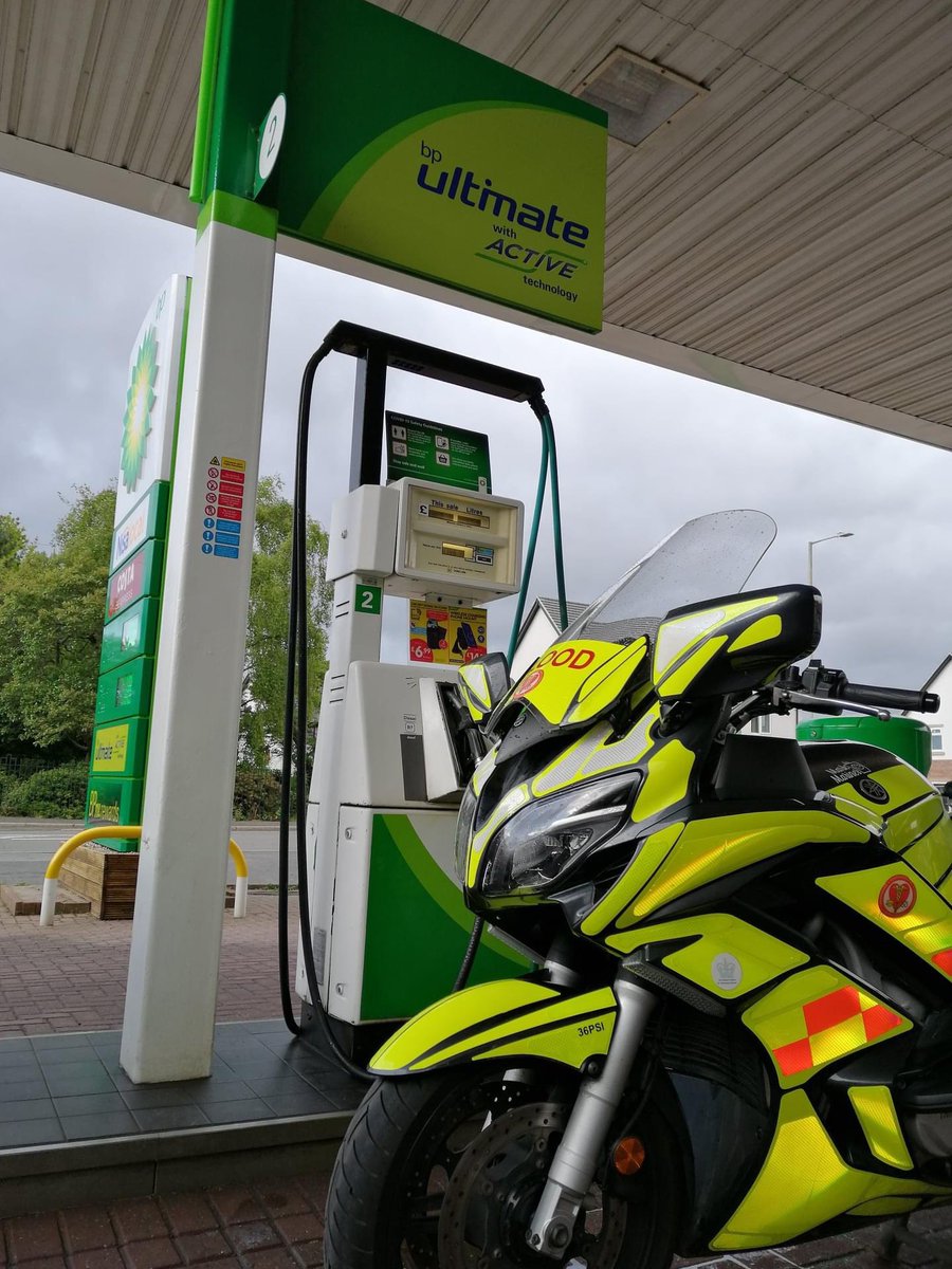 kinkypimp's tweet photo. Volunteers riding these bikes, will be out all weekend 24/7, covering 100's of essential miles, helping people in urgent need.
If waiting in long queues to refuel they're unable to respond to urgent calls.
Maybe waiting 5 more minutes, might save someone's life?
WAVE THEM THROUGH https://t.co/mLAvocQB9s