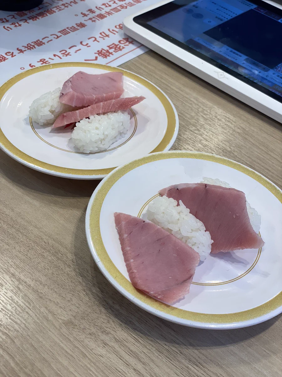 客側だけじゃない？かっぱ寿司の寿司全皿半額セールで店員もテンパるwww