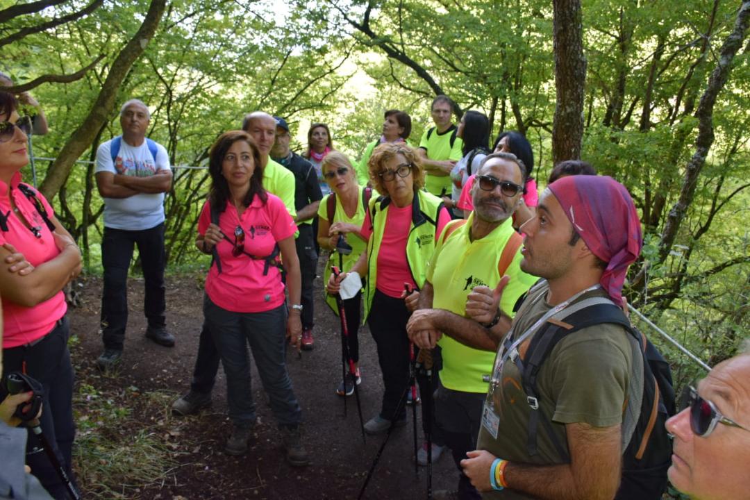 GiupyCarrino's tweet photo. In Compagnia del Fantastico Gruppo D'Escursionisti di San Marco in Lamis (FG) #Trekking #Hiking #Nature #Green #Natura #Verde #Together #Insieme #Happy #Sympathy #Beautiful #Group #Simpatia #Molise #Italy #MoliseTurismo #GuidaAmbientaleEscursionistica #Turismo #Escursionisti https://t.co/HvoNN8BqEA