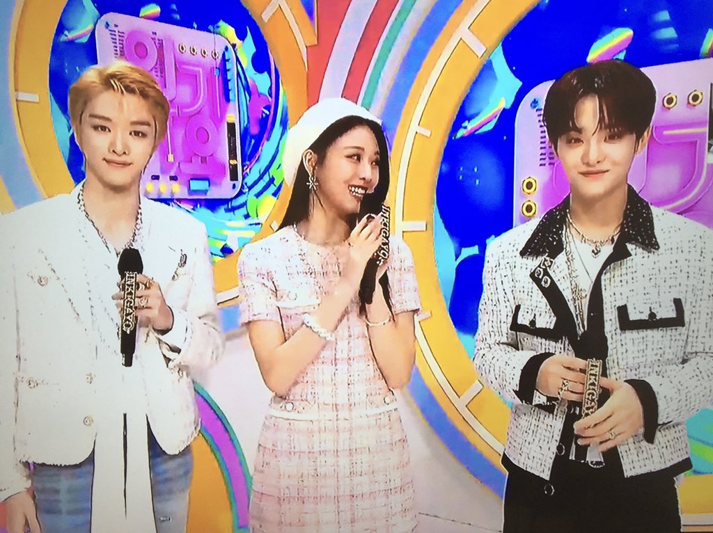 https_thisuser's tweet photo. MC JIHOON and SUNGCHAN w/ special MC, ITZY’s YUNA 😍
#Inkigayo #MCJIHOON #MCSUNGCHAN #ITZY https://t.co/NVWqCPJscc