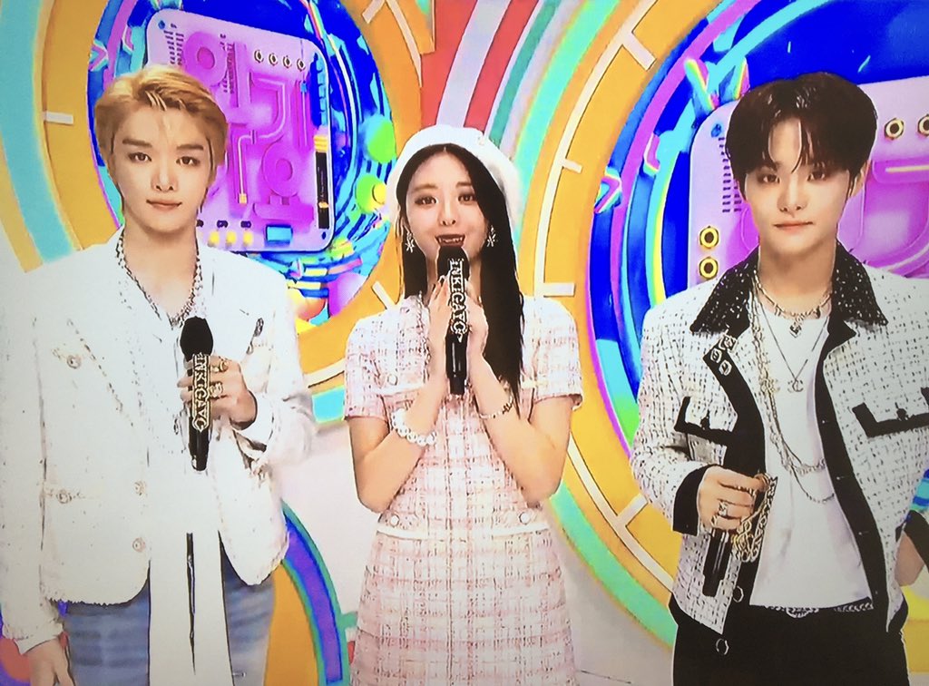 https_thisuser's tweet photo. MC JIHOON and SUNGCHAN w/ special MC, ITZY’s YUNA 😍
#Inkigayo #MCJIHOON #MCSUNGCHAN #ITZY https://t.co/NVWqCPJscc