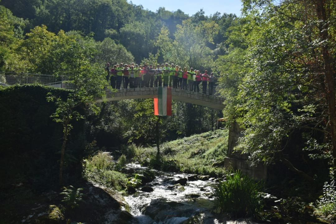GiupyCarrino's tweet photo. In Compagnia del Fantastico Gruppo D'Escursionisti di San Marco in Lamis (FG) #Trekking #Hiking #Nature #Green #Natura #Verde #Together #Insieme #Happy #Sympathy #Beautiful #Group #Simpatia #Molise #Italy #MoliseTurismo #GuidaAmbientaleEscursionistica #Turismo #Escursionisti https://t.co/HvoNN8BqEA