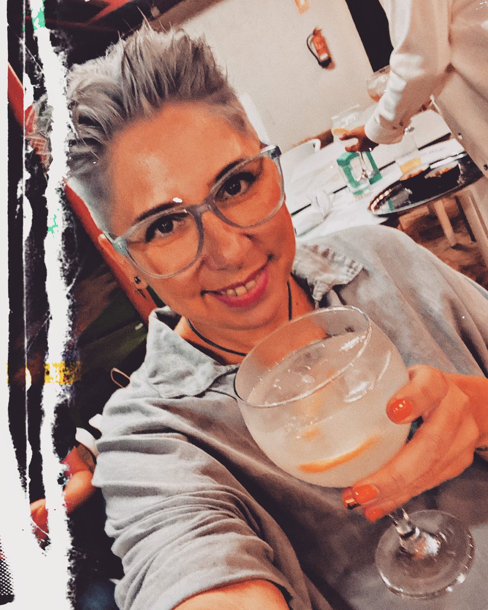laulijo's tweet photo. Brindo cada 25 de Septiembre porque me llenáis de cariño y felicidad…
#25Septiembre
#MeEncantaCumplirAños
#AgradecidaYEmocionada
#tocaparami
#MiUniverso https://t.co/WzdHgkJLWE