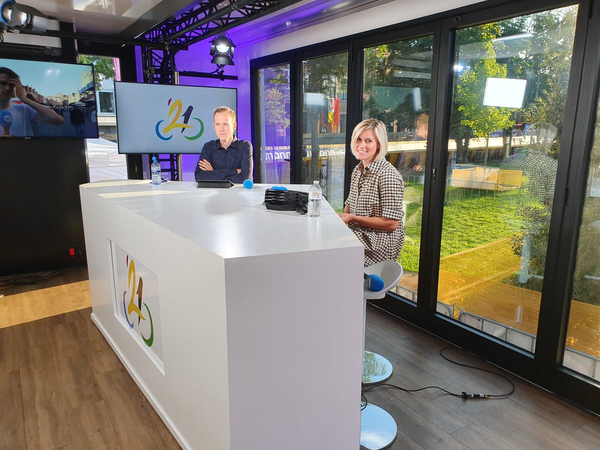 rob_televisie's tweet photo. Om 𝟵 𝘂. gaan we opnieuw 🔴 𝗟𝗜𝗩𝗘 vanuit onze studio in @stadleuven , en praten we met verschillende gasten over wat we mogen verwachten van vandaag! Je kan de uitzending online volgen via Facebook of via onze website! #robnieuws #robtv #robwk #Flanders2021 https://t.co/fPhG1i93Ng