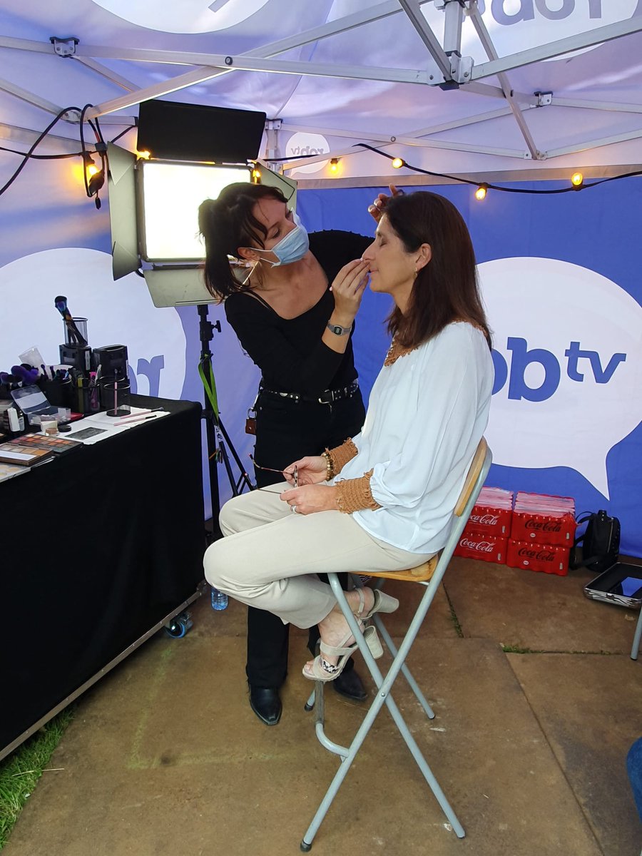 rob_televisie's tweet photo. Om 𝟵 𝘂. gaan we opnieuw 🔴 𝗟𝗜𝗩𝗘 vanuit onze studio in @stadleuven , en praten we met verschillende gasten over wat we mogen verwachten van vandaag! Je kan de uitzending online volgen via Facebook of via onze website! #robnieuws #robtv #robwk #Flanders2021 https://t.co/fPhG1i93Ng