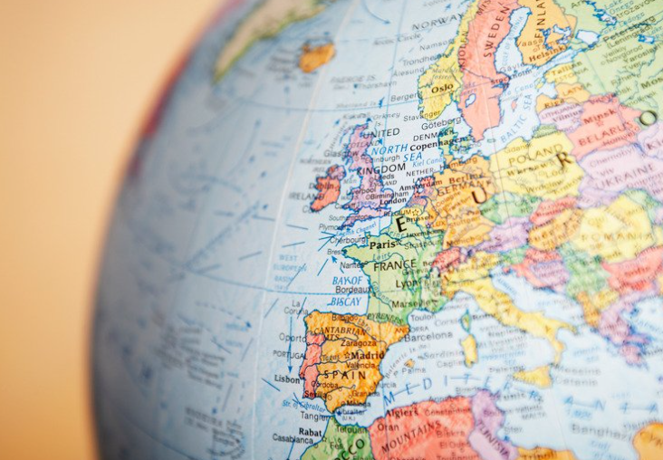 HelpPicture's tweet photo. ⭐GOOD NEWS⭐
It’s European Day of Languages today! How many languages do you speak? Is there a language you wish you could speak? Remember, you’re never too old to learn something new! https://t.co/HBuzeD3ssk