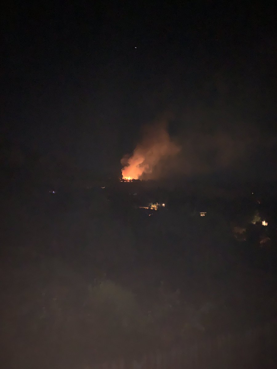MBforBoulder's tweet photo. Fire on #enchantedmesa. I hope everyone is safe. Fire above Chautauqua. Super proud of @boulder_fire for jumping on this quickly. #boulder #wildurbaninterface https://t.co/LQvR1Y5bEO