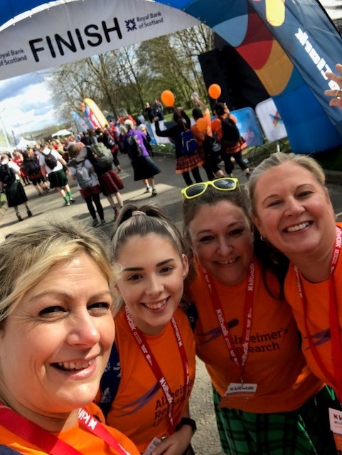 StacyAlzUKScot's tweet photo. Good luck to all our wonderful supporters taking on @kiltwalk today! Thank you for all your support and fundraising. We hope you have an incredible day and don't forgot to share all your amazing photos! 🏴󠁧󠁢󠁳󠁣󠁴󠁿🧡🚶
#kiltwalk #kiltwalkers #Glasgow #mightystride #weewander https://t.co/SaVEyiM8bj