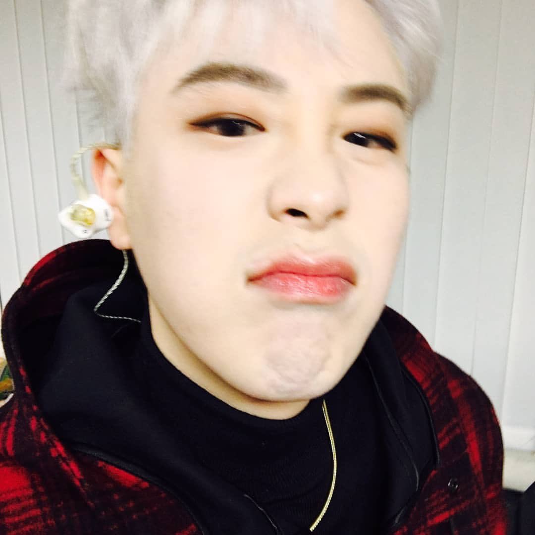 ppipppii's tweet photo. 탈색 한 번만 더 해주면 안 될까 삐삐 소원임 https://t.co/50kRpWu6FH