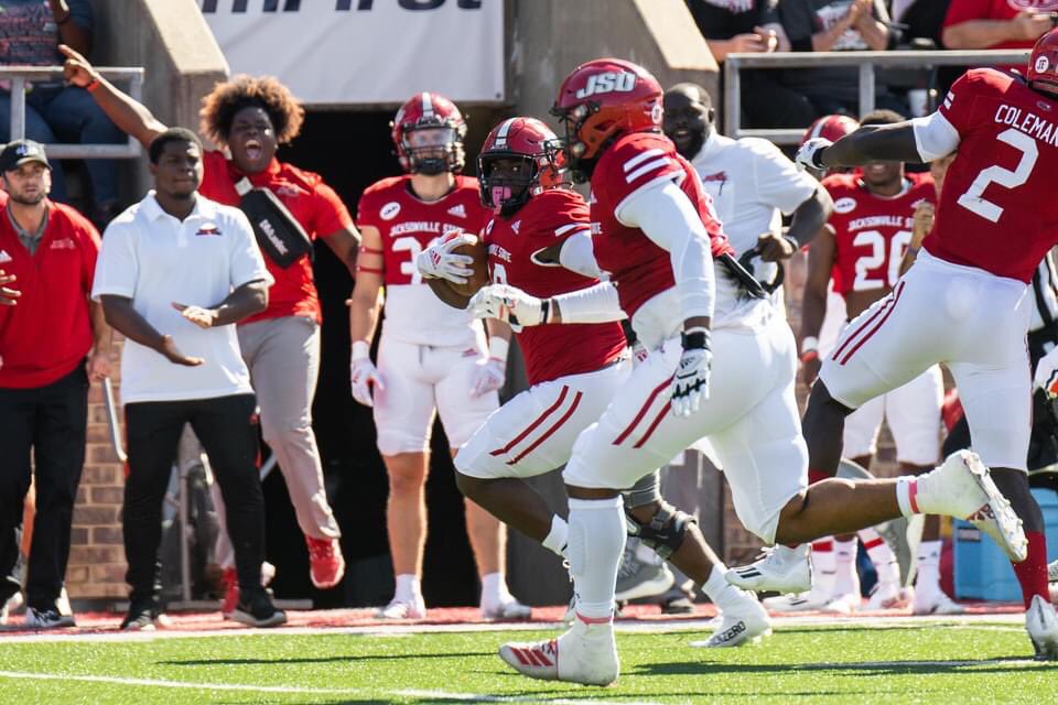 JSUGamecocks_FB's tweet photo. Some Pictures From The @JSUGamecocks_FB vs @UTM_FOOTBALL  Game https://t.co/9TXzSZJlNt