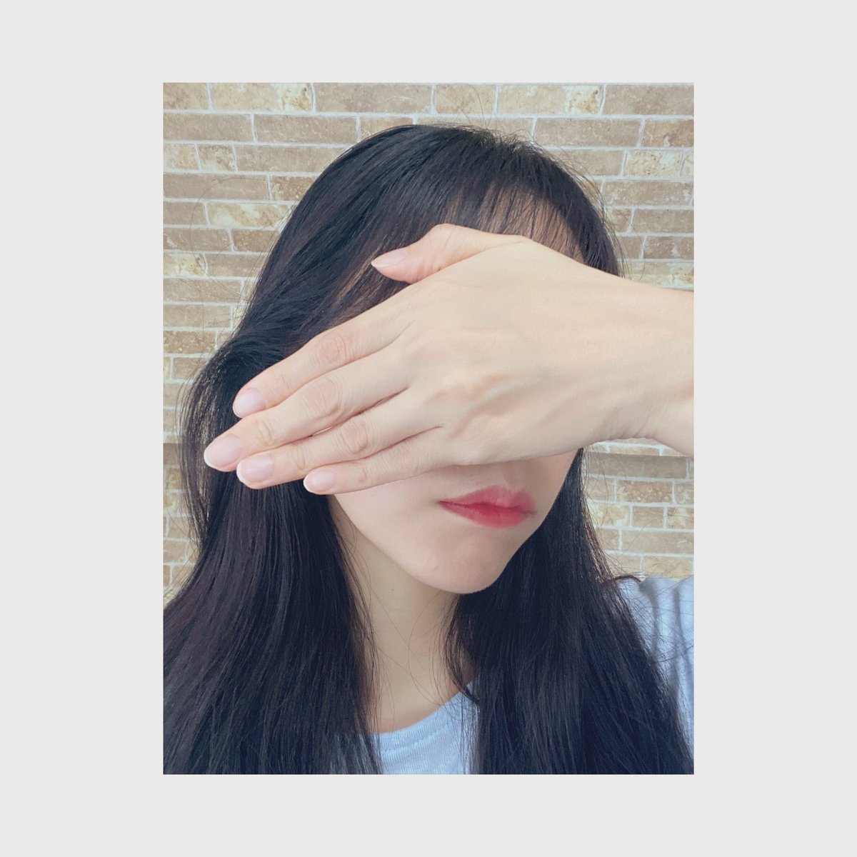 peppermint090's tweet photo. 40IN届いた❣️
Retro red買ったので手持ちのロムアンドと並べてみたよ
オレンジにもピンクにも寄りすぎない赤◎Cherry bombのが青みが強くて暗め◎マットだけどロムアンドのVelvet tintよりは柔らかい◎色もしっかり残るしちょうど良い柔らかさで結構使いやすい◎
#40IN
#40IN_to_MOA https://t.co/x9fi7StrUl