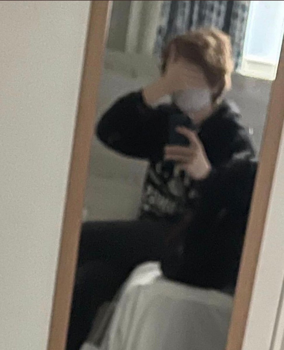 hellopeople04's tweet image. ~ me n the boo with the masks :)
   ~ #bootwtselfieday
      ~rts are so cool :)