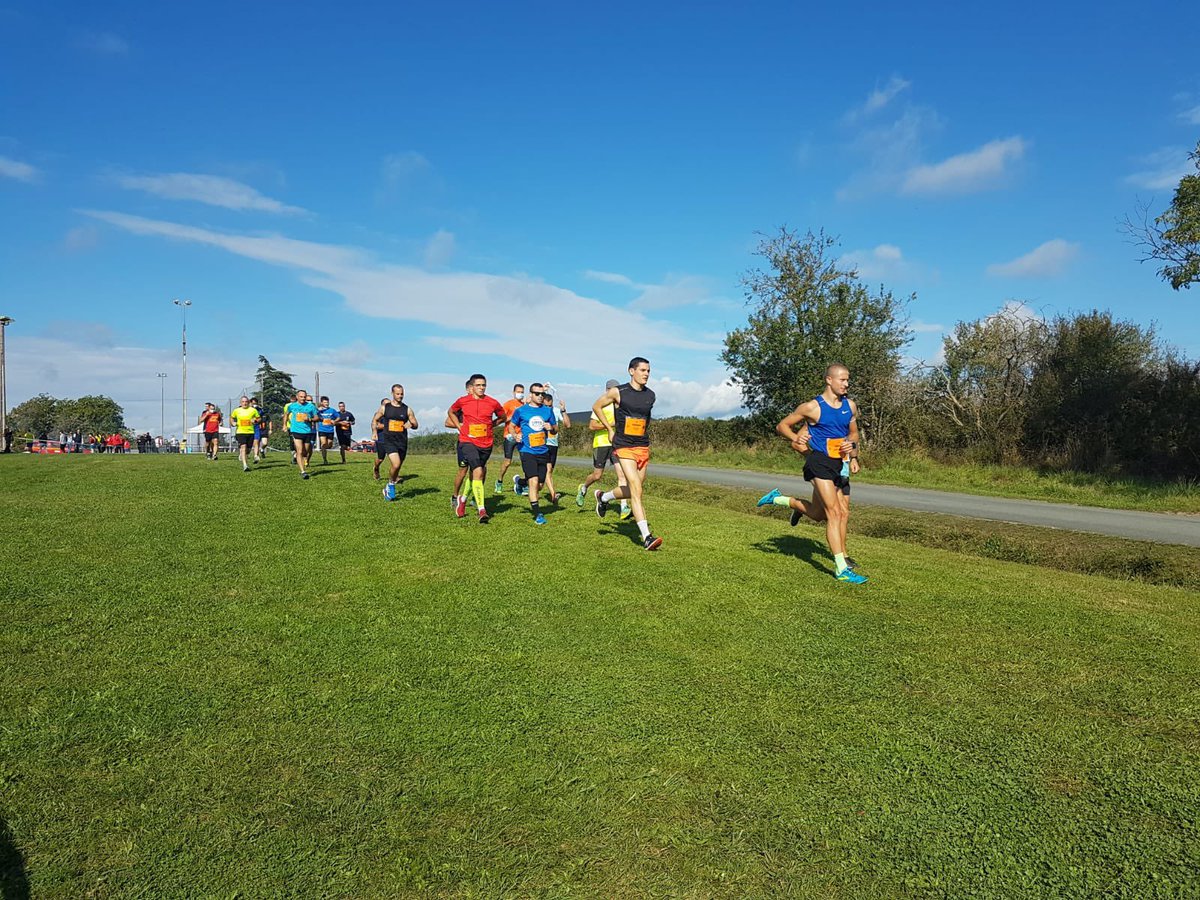 pompiers36's tweet photo. 💪🏃🏻 C'est le Jour-J ! 144 coureurs participent aujourd’hui à la finale départementale de #Cross des sapeurs-pompiers de l'@Indre36. https://t.co/BD75aaZw24