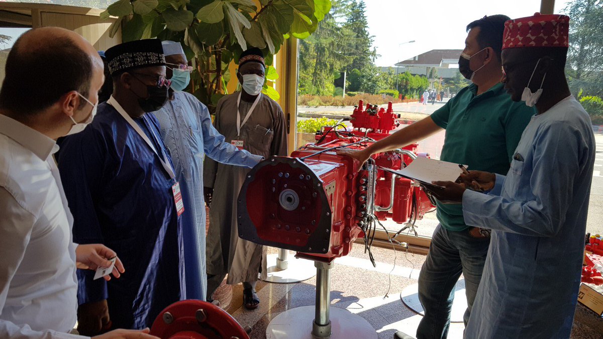 HattatTraktor's tweet photo. 🇹🇷🇳🇬 Nijerya heyeti fabrikamızı ziyaret etti, Genel Müdürümüz Sn.Tunç DOĞAN, Genel Müdür Yardımcımız Sn.Veysel KOÇER ve İhracat Müdürümüz Sn.Onur TÜNEL eşliğinde tesislerimizi gezdiler.
.
#hattattraktör #hattattractor #nigeria #hattat https://t.co/JyDvRGE8oa