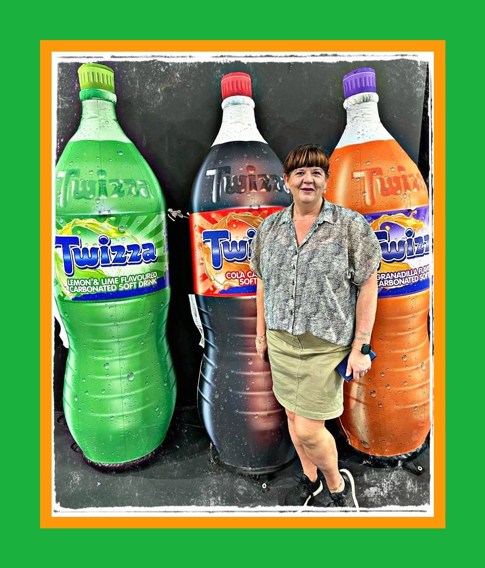 #TwizzaNetballClubChamps attending the finals <a href="/heartfeltarena/">Heartfelt Arena</a>   #TasteTheMoment with <a href="/Twizza_ZA/">Twizza</a>