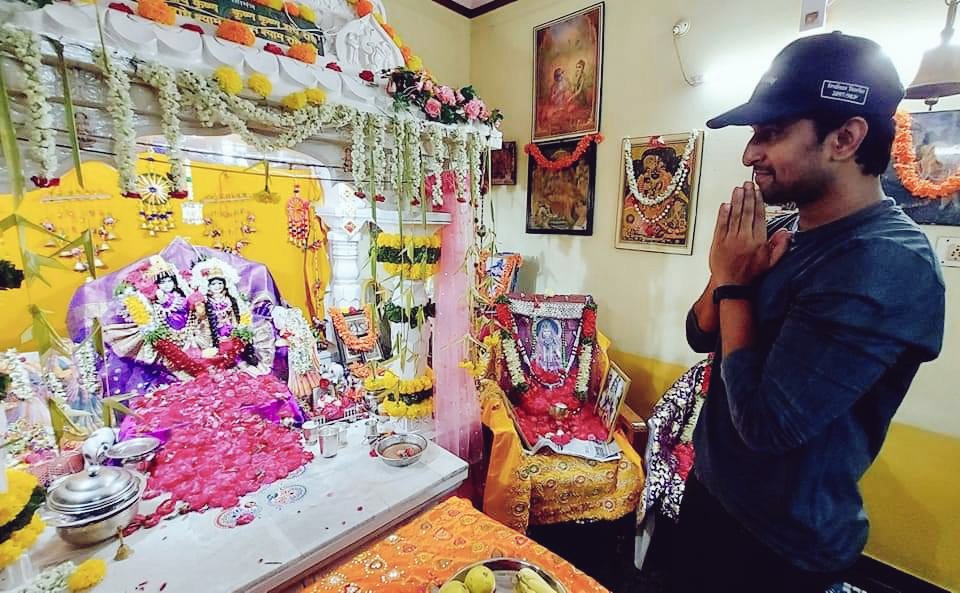 JSatyadev's tweet image. SHYAM SINGHA ROY HERO.. NANI Visited Our Home ( Mandir ) for Pooja